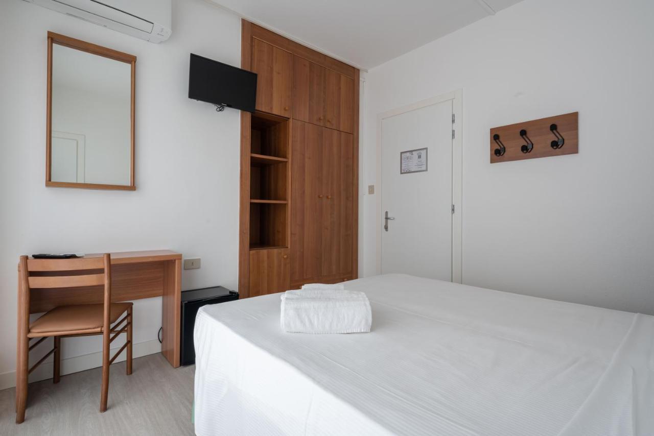Hotel Boston 3 Stelle Superior Frontemare Лідо-ді-Єзоло Екстер'єр фото