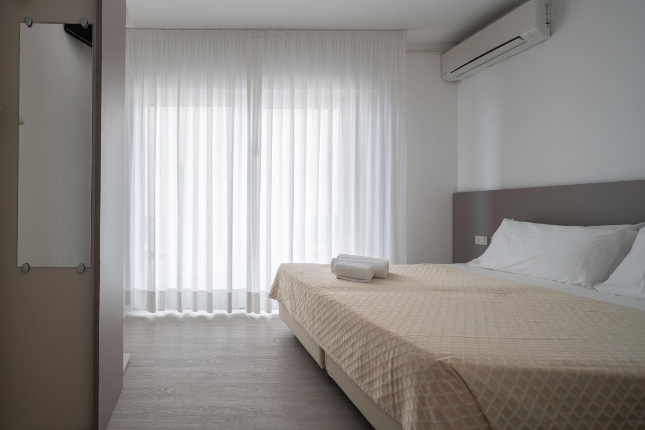 Hotel Boston 3 Stelle Superior Frontemare Лідо-ді-Єзоло Екстер'єр фото