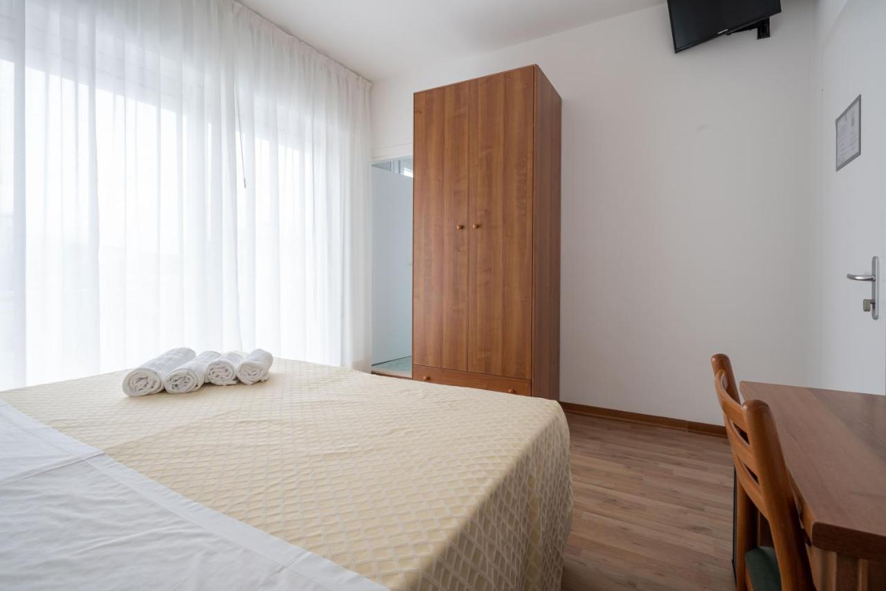 Hotel Boston 3 Stelle Superior Frontemare Лідо-ді-Єзоло Екстер'єр фото