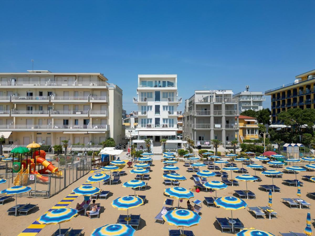 Hotel Boston 3 Stelle Superior Frontemare Лідо-ді-Єзоло Екстер'єр фото