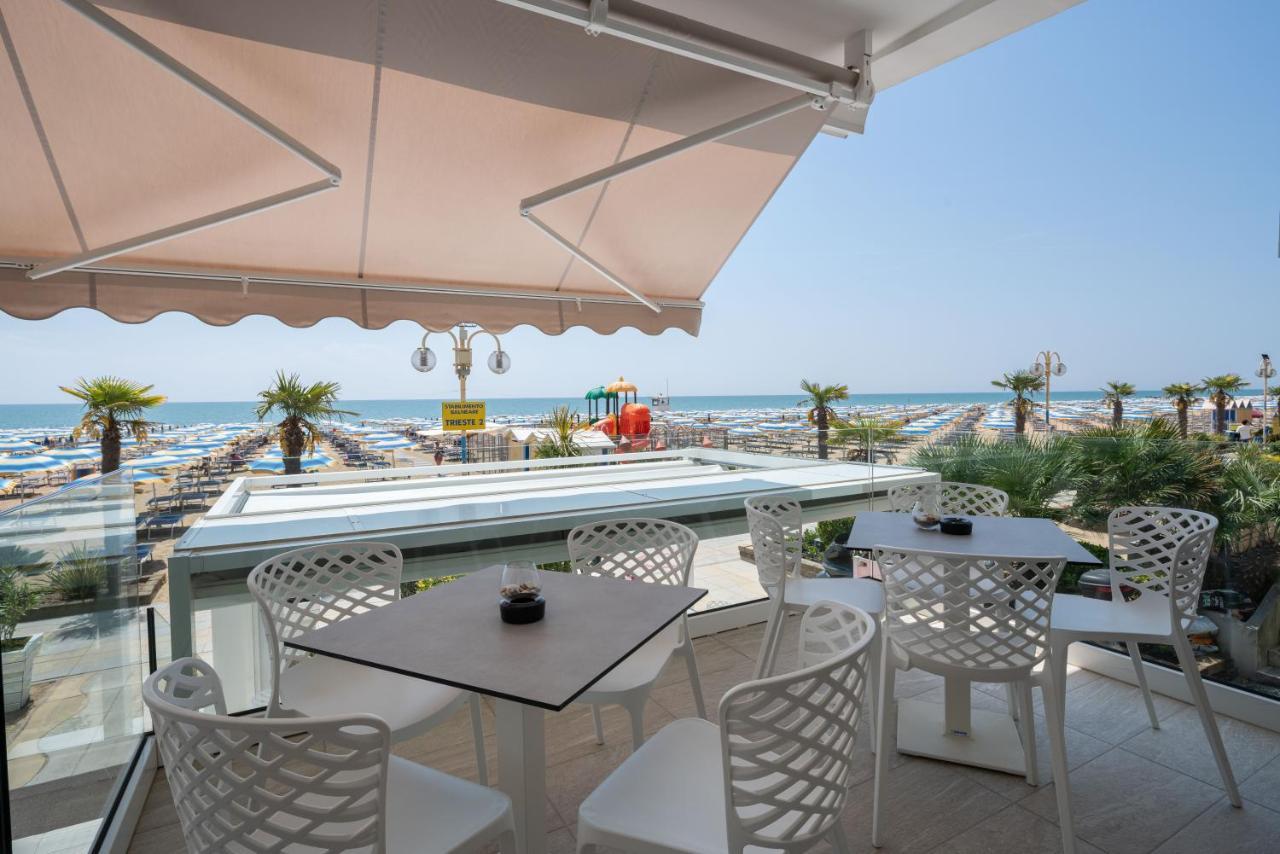 Hotel Boston 3 Stelle Superior Frontemare Лідо-ді-Єзоло Екстер'єр фото