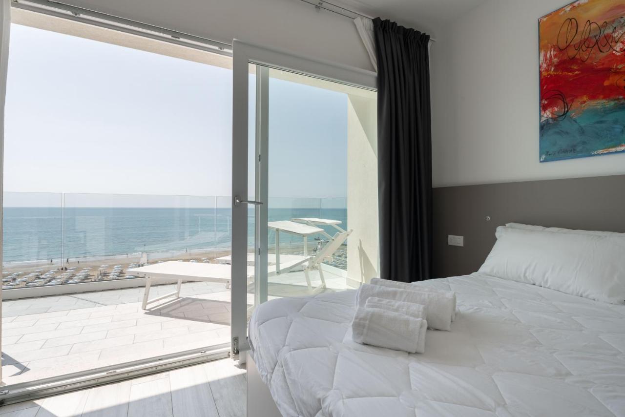 Hotel Boston 3 Stelle Superior Frontemare Лідо-ді-Єзоло Екстер'єр фото