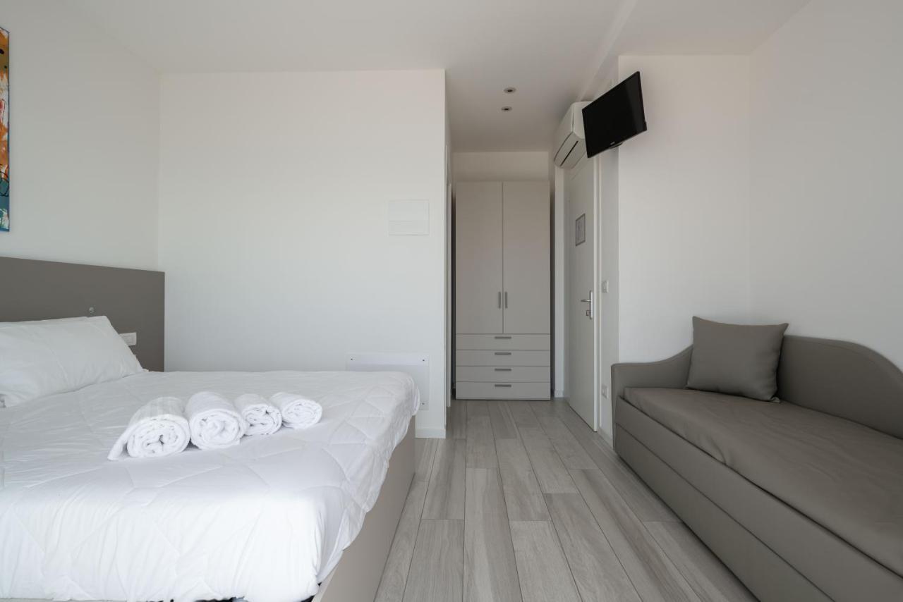Hotel Boston 3 Stelle Superior Frontemare Лідо-ді-Єзоло Екстер'єр фото
