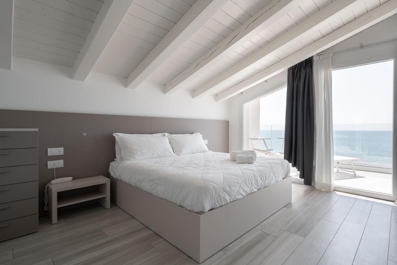Hotel Boston 3 Stelle Superior Frontemare Лідо-ді-Єзоло Екстер'єр фото
